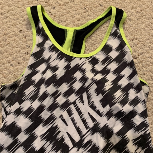 Nike athletic tank top - Picture 3 of 5